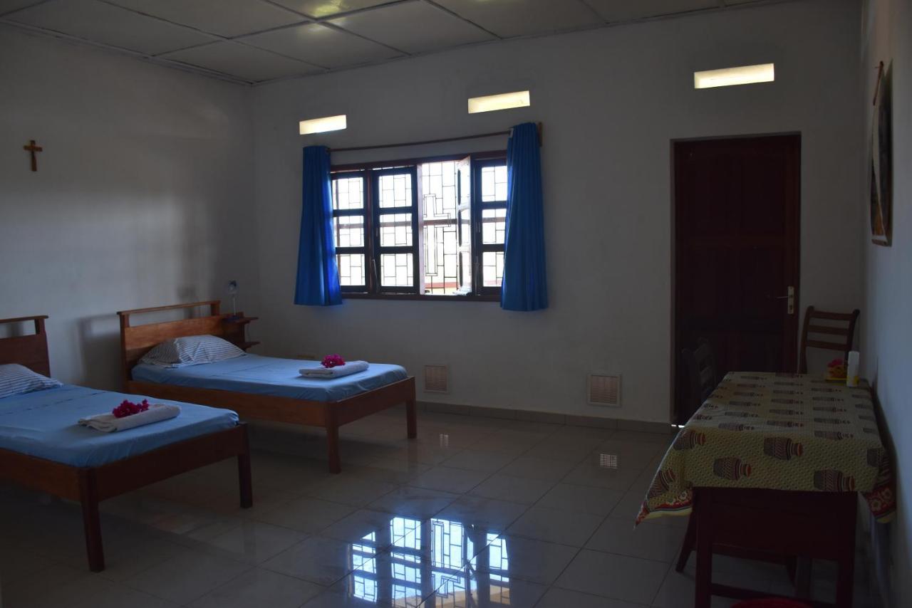 Centre Lucien Botovasoa Bed & Breakfast Antsiranana Bagian luar foto