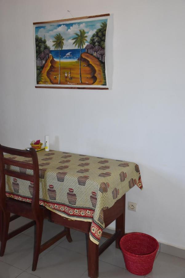 Centre Lucien Botovasoa Bed & Breakfast Antsiranana Bagian luar foto